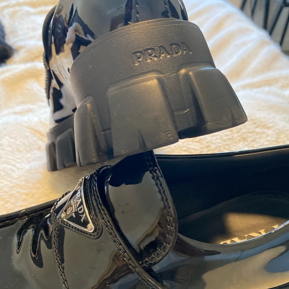 Prada pattent loafers - Picture 5 of 13